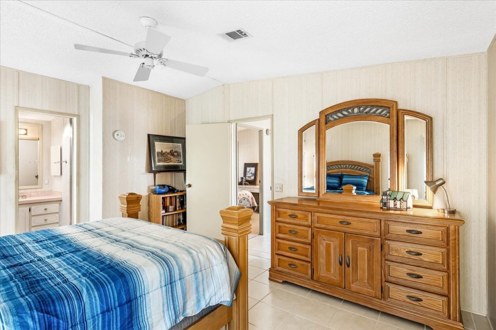 173 Belle Isle Circle Primary Bedroom