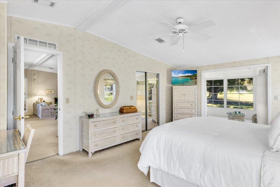 205 Belle Isle Ct - Primary Bedroom