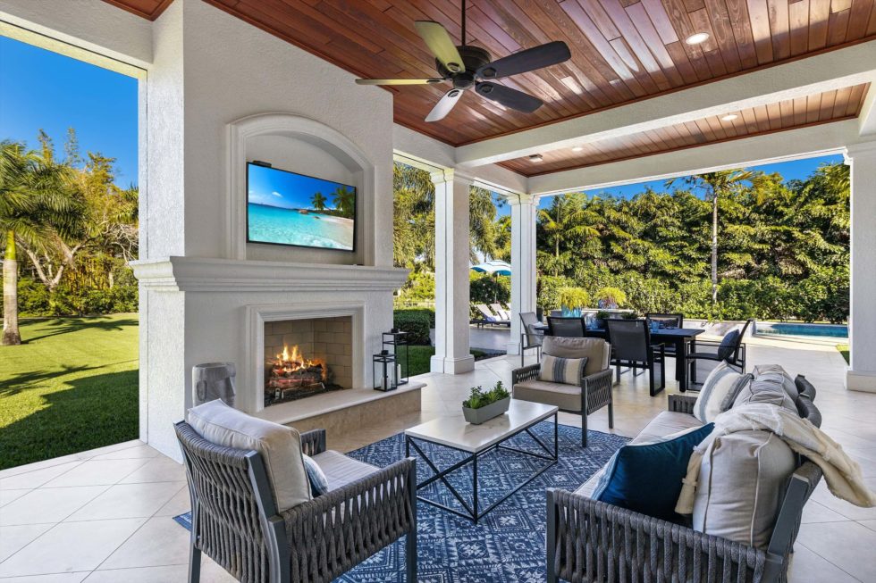 612 Carica Rd - Patio