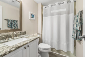 528 Charlemagne Boulevard - Guest Bathroom